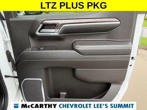 Used 2023 Chevrolet Silverado 1500 LTZ AWD/4WD image 39