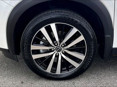 Certified 2025 Nissan Pathfinder Platinum w/ Cargo Package FWD image 31