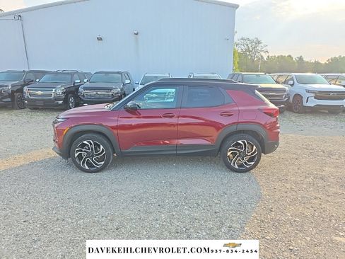 Used 2025 Chevrolet TrailBlazer RS w/ Convenience Package AWD/4WD image 2