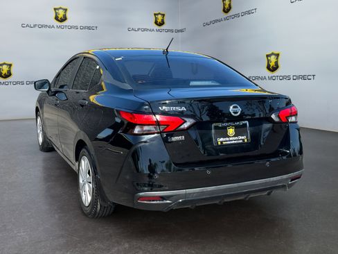 Used 2020 Nissan Versa S FWD image 3