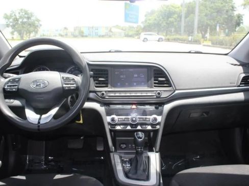Used 2020 Hyundai Elantra SEL w/ Cargo Package (C1) FWD image 13