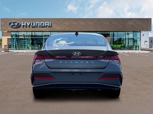 New 2026 Hyundai Elantra SE FWD image 6
