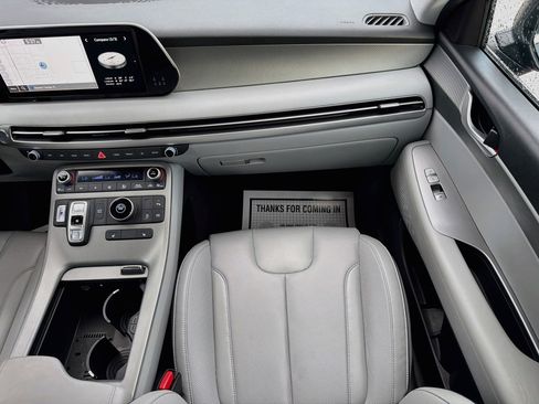 Used 2025 Hyundai Palisade SEL FWD image 19