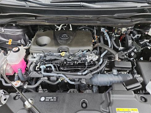 Used 2025 Toyota Sienna LE image 23