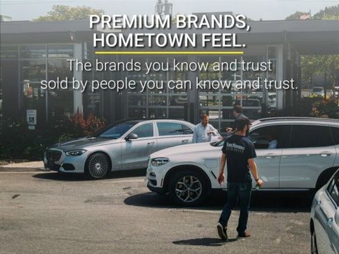 Used 2024 Jeep Grand Cherokee L Limited w/ Black Appearance Package image 17