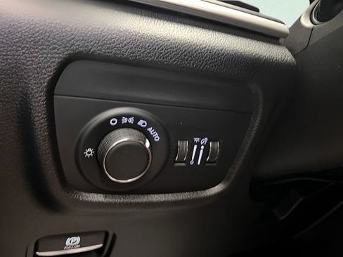 Used 2023 Jeep Grand Cherokee Altitude AWD/4WD image 19