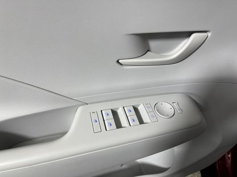 Certified 2025 Hyundai Kona SEL image 19