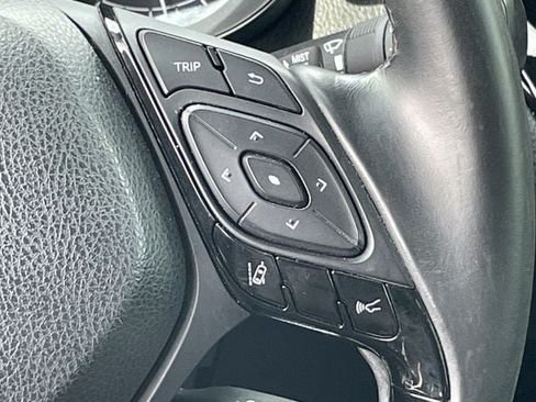 Used 2019 Toyota C-HR Limited FWD image 14