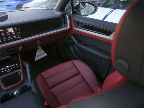 New 2025 Porsche Cayenne S image 35