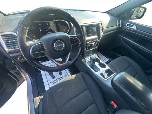 Used 2018 Jeep Grand Cherokee Laredo AWD/4WD image 30