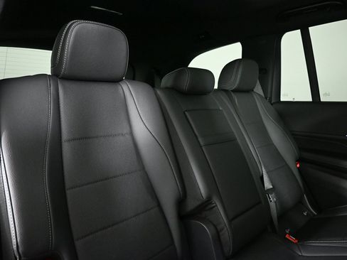 Used 2025 Mercedes-Benz GLS 450 4MATIC image 21