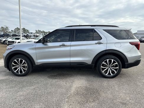 Used 2022 Ford Explorer ST-Line w/ Class IV Trailer Tow Package RWD image 7