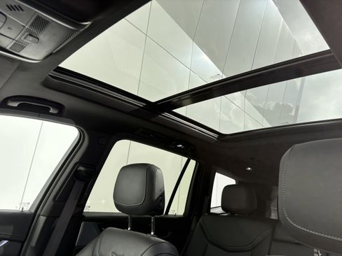 Certified 2024 Cadillac XT6 Premium Luxury image 17