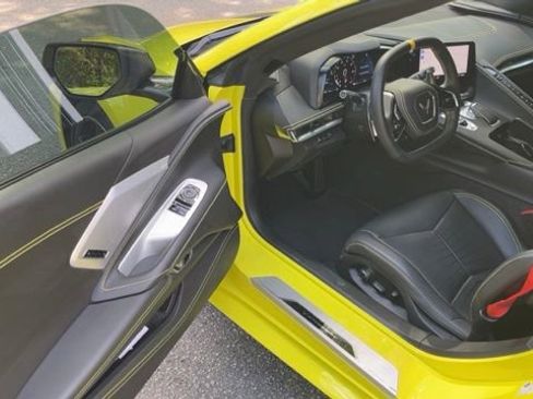 Used 2020 Chevrolet Corvette Stingray Premium Cpe w/ 3LT Preferred Equipment Group image 5