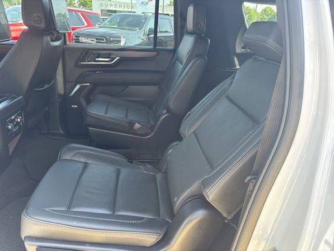 Used 2026 GMC Yukon XL Denali w/ Denali Reserve Package AWD/4WD image 16