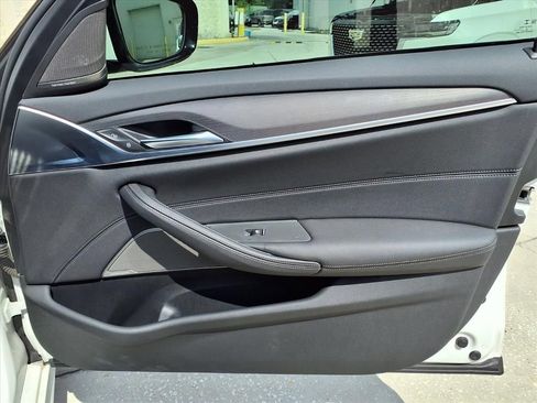 Used 2022 BMW 530i w/ M Sport Package RWD image 11