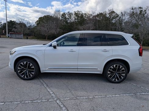 New 2026 Volvo XC90 T8 Ultra w/ Protection Package Premier image 10