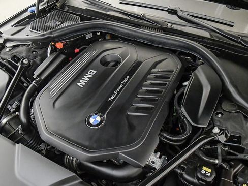 Used 2018 BMW 740i RWD image 30