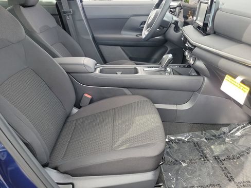 New 2025 Nissan Kicks S image 12