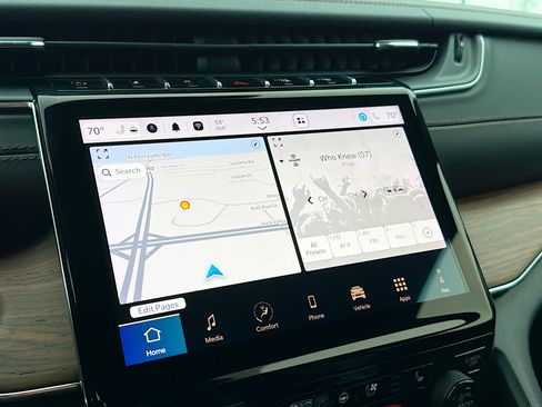 Used 2024 Jeep Grand Cherokee L Summit w/ High Altitude Package image 10