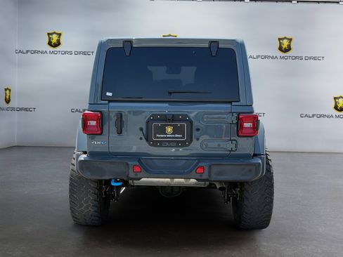 Used 2024 Jeep Wrangler Unlimited Sahara w/ Technology Group AWD/4WD image 4