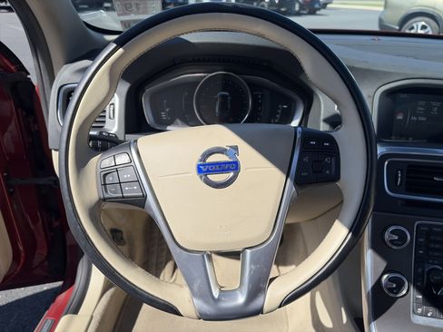 Used 2015 Volvo S60 T5 Platinum image 36