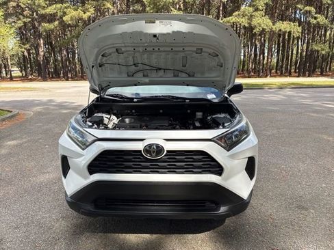 Used 2019 Toyota RAV4 LE image 20