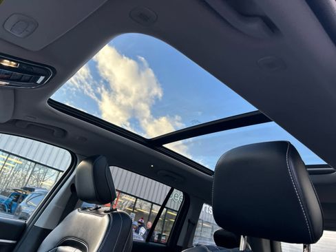 Used 2023 Jeep Grand Cherokee 4WD 4xe w/ MOPAR Finishing Package image 23