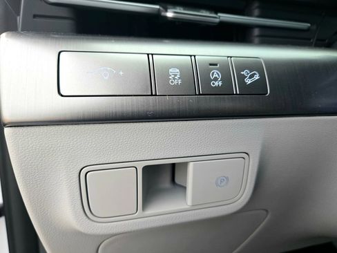 New 2026 Hyundai Kona SE image 15