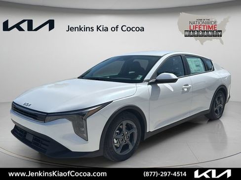 New 2026 Kia K4 FWD image 10