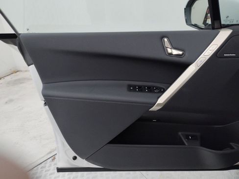 Used 2025 BMW iX xDrive50 w/ Sport Package image 19