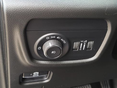 Used 2021 Jeep Grand Cherokee L Overland w/ Luxury Tech Group IV AWD/4WD image 28