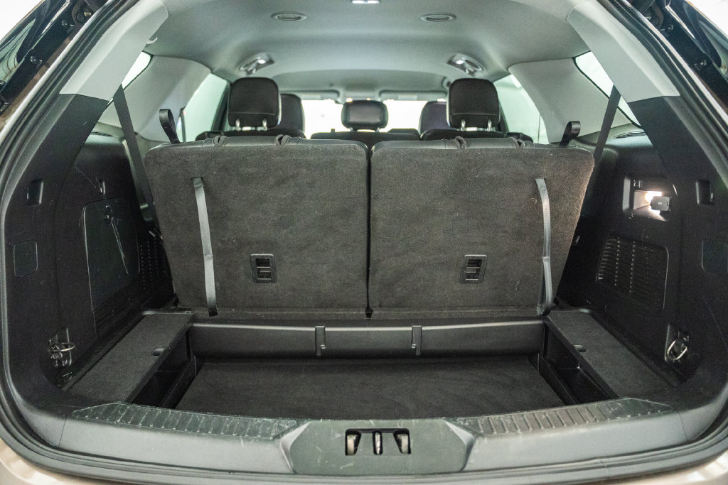 Used 2021 Ford Explorer XLT w/ Equipment Group 202A AWD/4WD image 12