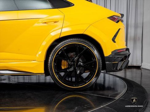 Used 2019 Lamborghini Urus AWD/4WD image 16