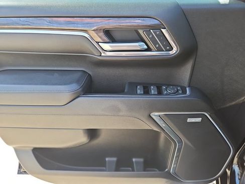 Used 2023 Chevrolet Silverado 1500 LTZ RWD image 11
