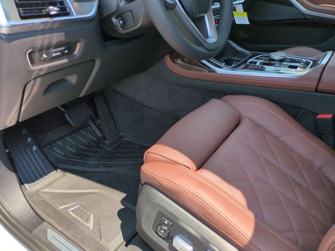 Used 2026 BMW X7 xDrive40i image 17