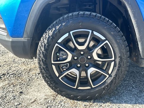 Used 2025 Jeep Compass Trailhawk w/ Trailhawk Elite Group image 11