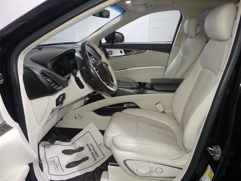 Used 2019 Lincoln Nautilus Black Label image 22