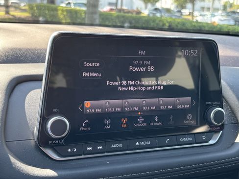 Used 2023 Nissan Rogue SL FWD image 25