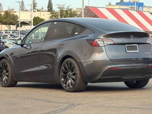 Used 2022 Tesla Model Y Performance AWD/4WD image 7