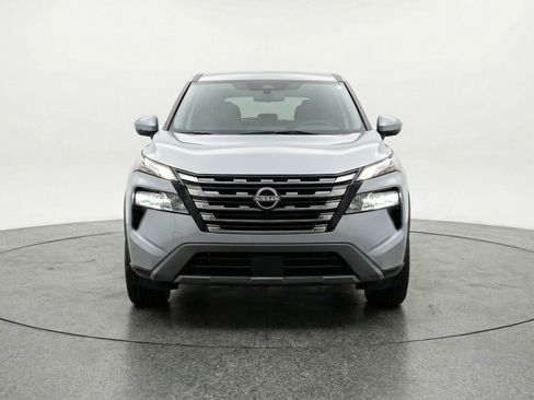 Used 2025 Nissan Rogue SV FWD image 2