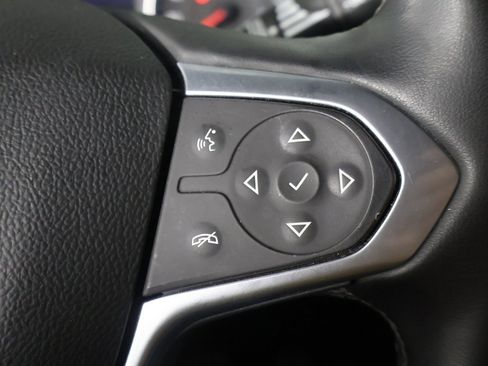 Used 2023 Chevrolet Traverse LT image 42