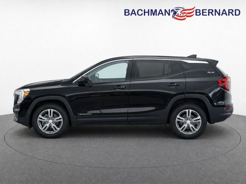 Used 2024 GMC Terrain SLE AWD/4WD image 4
