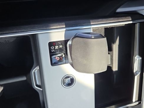 Certified 2025 Land Rover Range Rover SE AWD/4WD image 21