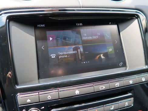 Used 2017 Jaguar XJ R-Sport image 28