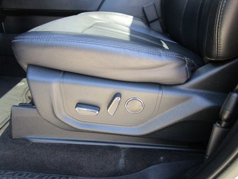 Used 2021 Ford Expedition Limited image 12