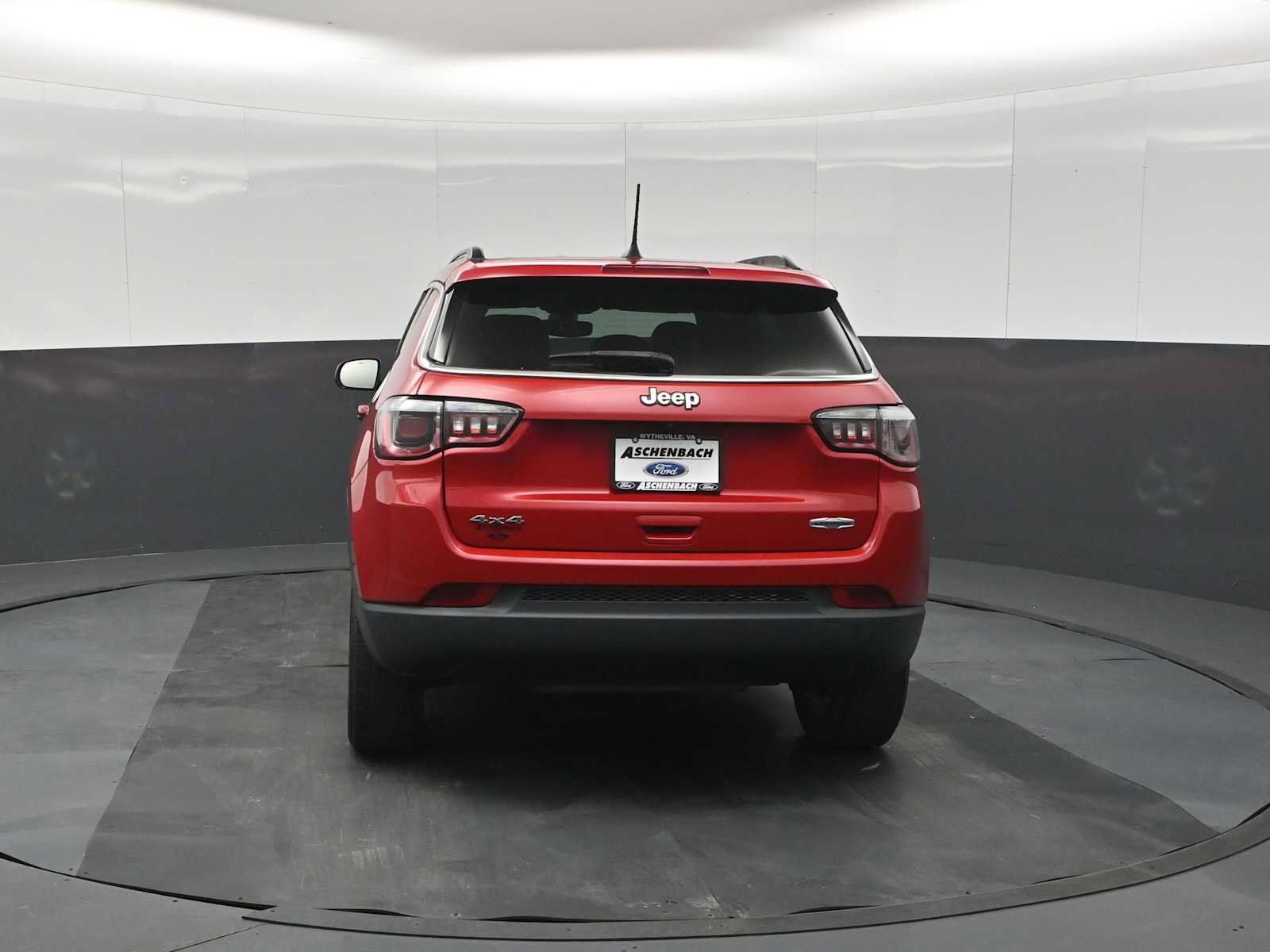 Used 2019 Jeep Compass Latitude w/ Popular Equipment Group AWD/4WD image 7