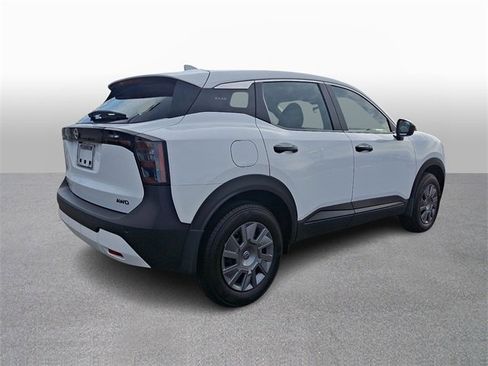 Used 2025 Nissan Kicks S image 4