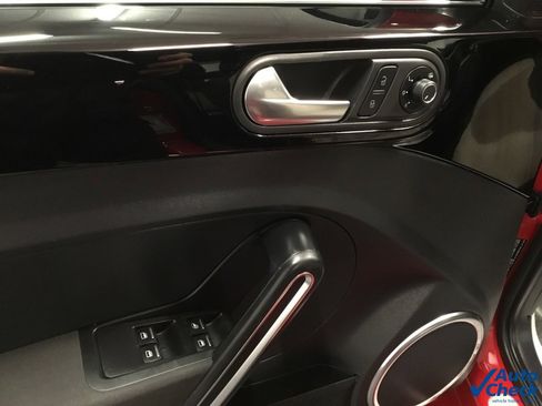 Used 2018 Volkswagen Beetle 2.0T Coast image 29