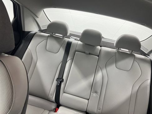 Used 2023 Hyundai Elantra Limited image 13